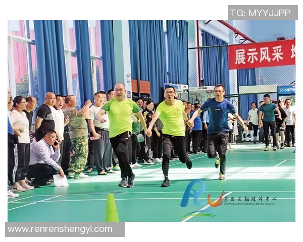 深圳攀岩队在马拉松大满贯中的默契配合与精彩表现分析